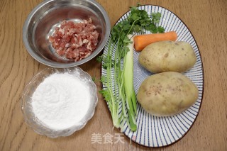 土豆肉丸酸辣汤的做法步骤：1