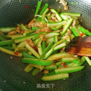 小炒瓠子皮的做法步骤：9