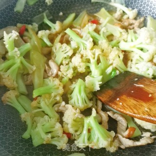 花椰菜炒肉的做法步骤：9