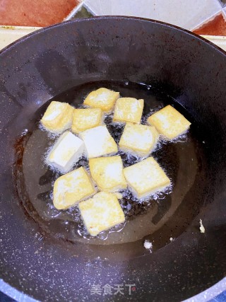 海鲜菇烧豆腐的做法步骤：1