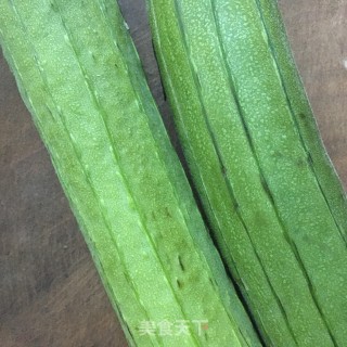 丝瓜鸡蛋汤的做法步骤：1