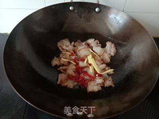 青椒炒腊肉的做法步骤：3