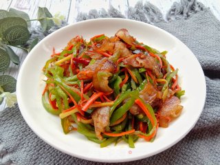 青椒炒腊肉的做法步骤：7