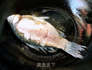 香菇鲫鱼豆腐汤#懒人快手餐#的做法步骤：5