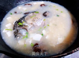 香菇鲫鱼豆腐汤#懒人快手餐#的做法步骤：10