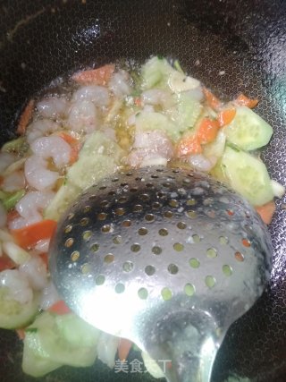 小炒虾仁的做法步骤：7