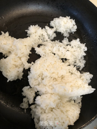 凤梨炒饭的做法步骤：1