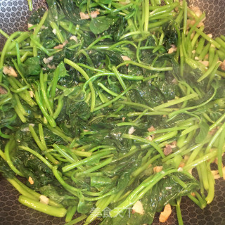 蒜蓉炒红薯叶的做法步骤：7