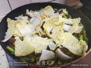 五花肉炒豆角白菜的做法步骤：5