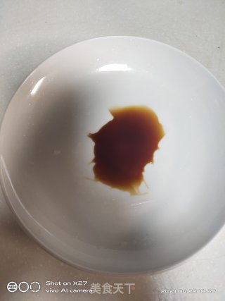 五花肉洋葱炒蒜薹的做法步骤：4