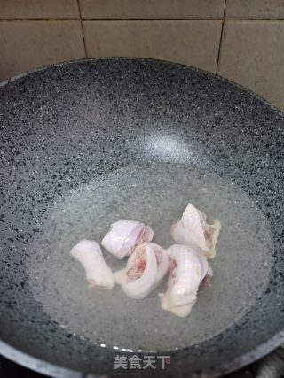 原只椰子炖鸡的做法步骤：3