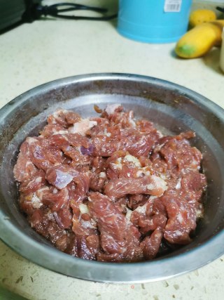 黑椒牛柳的做法步骤：1