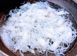 香菇魔芋炖排骨的做法步骤：4