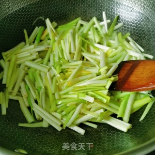 韭黄炒鸡蛋的做法步骤：8