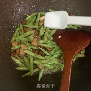 四季豆炒五花肉的做法步骤：10