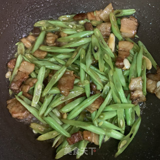 四季豆炒五花肉的做法步骤：11
