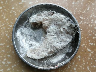 啤酒鱼块的做法步骤：2