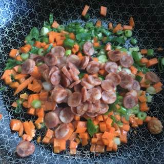 青菜香肠炒饭的做法步骤：7