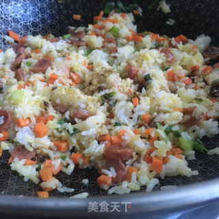 青菜香肠炒饭的做法步骤：8