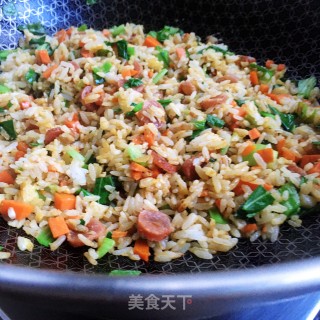 青菜香肠炒饭的做法步骤：10
