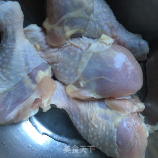 香辣手撕鸡的做法步骤：1