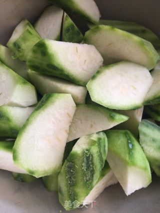 丝瓜炒腐竹的做法步骤：4