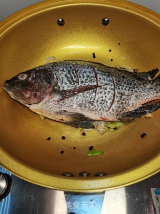 清炖罗非鱼的做法步骤：4