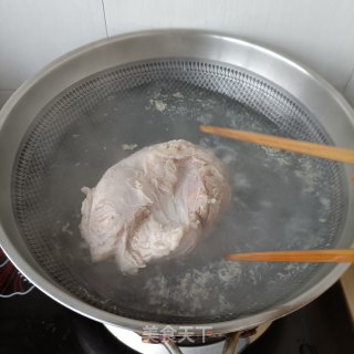 白煮肉拌甜豆的做法步骤：2