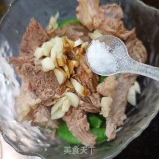 白煮肉拌甜豆的做法步骤：11
