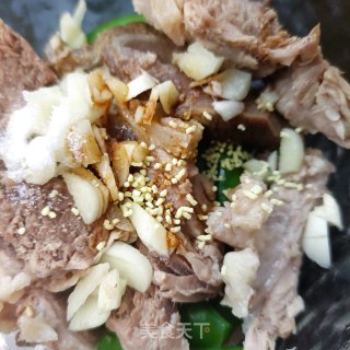 白煮肉拌甜豆的做法步骤：12