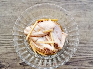 椒盐鸡翅的做法步骤：3