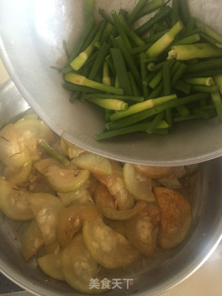蒜苔炒节瓜的做法步骤：7