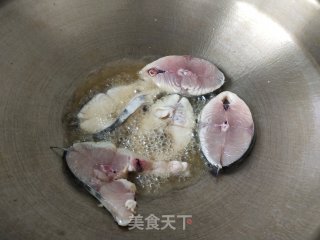 红烧马鲛鱼的做法步骤：2