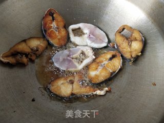 红烧马鲛鱼的做法步骤：3