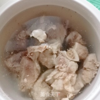 鹿角菇骨头汤的做法步骤：7