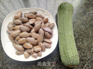 油蛤炒丝瓜的做法步骤：1