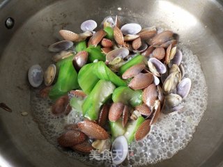 油蛤炒丝瓜的做法步骤：7