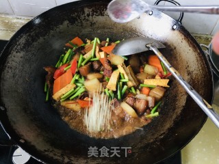 家庭版红烧肉大烩菜的做法步骤：10
