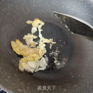 鸡蛋淡菜炒毛豆的做法步骤：12