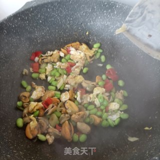 鸡蛋淡菜炒毛豆的做法步骤：19