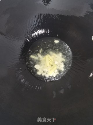 腊肉炒土豆的做法步骤：1