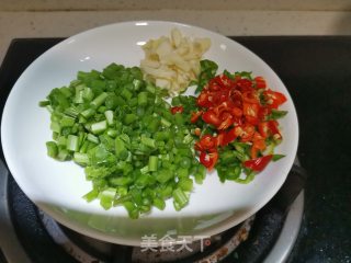 豆豉辣椒炒东苋菜杆的做法步骤：2