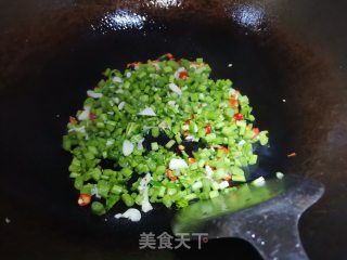 豆豉辣椒炒东苋菜杆的做法步骤：5