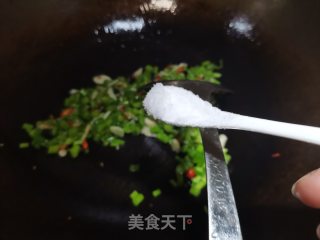 豆豉辣椒炒东苋菜杆的做法步骤：6