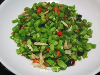 豆豉辣椒炒东苋菜杆的做法步骤：8
