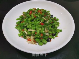 豆豉辣椒炒东苋菜杆的做法步骤：9