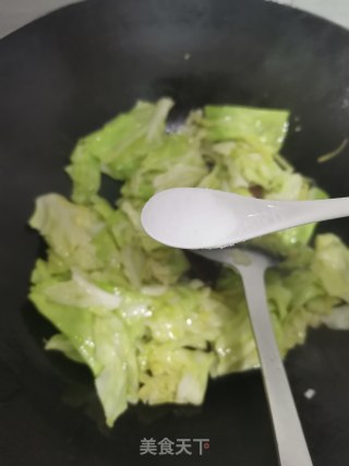 清炒手撕包菜的做法步骤：4