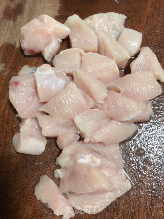 火腿鸡胸肉拌木耳的做法步骤：1