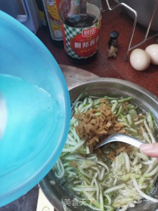 秋瓜烙的做法步骤：2