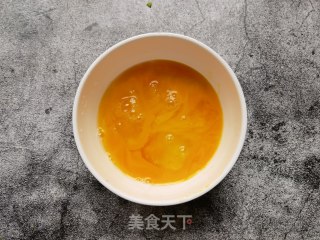 荷兰豆洋葱茶油炒鸡蛋的做法步骤：4